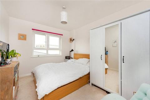 2 bedroom flat to rent, Cottrill Gardens, Dalston, London, E8