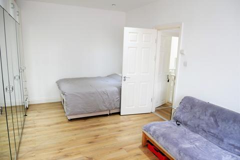 1 bedroom flat to rent, Kingsley Road, Hounslow TW3