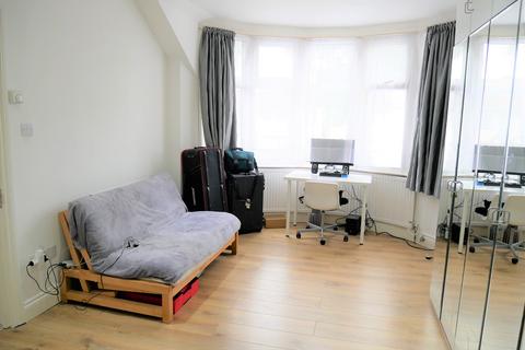 1 bedroom flat to rent, Kingsley Road, Hounslow TW3