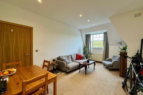 2 bedroom flat for sale, Romeyn Road, London SW16