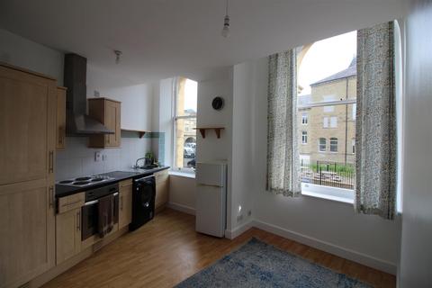 1 bedroom ground floor flat to rent, Howgate House, Wellington Road, Dewsbury