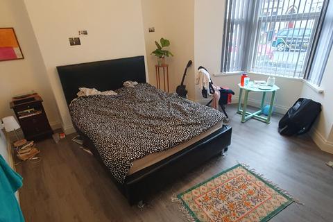7 bedroom terraced house to rent, 32 Kings Road (As a 7 Bed)