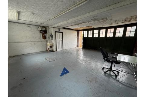 Garage to rent, Alexandra Road , Southend-on-Sea, Essex