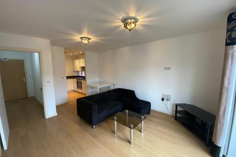 1 bedroom flat to rent, Featherstone Road, Southall UB2