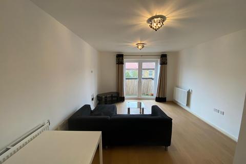 1 bedroom flat to rent, Featherstone Road, Southall UB2