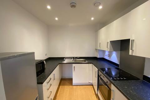 1 bedroom flat to rent, Featherstone Road, Southall UB2