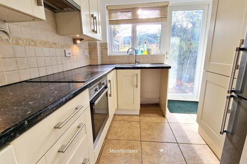 3 bedroom semi-detached house to rent, Shurland Avenue, East Barnet EN4