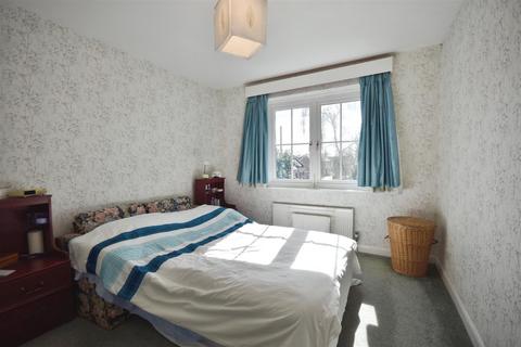 5 Upper Butts, Brentford, TW8 8DA