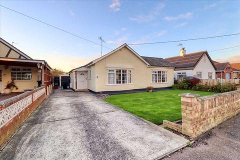 2 bedroom bungalow for sale, Kirby Cross CO13