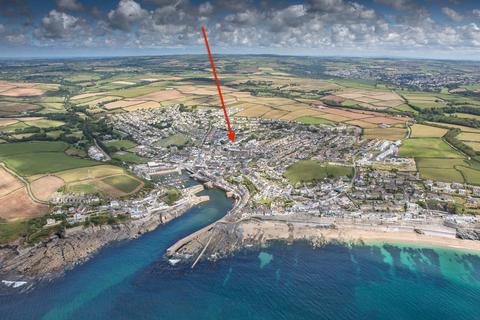 undefined, Wellington Road, Porthleven TR13