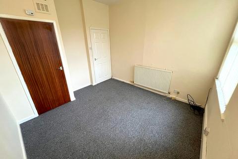 1 bedroom flat to rent, King Street, Alfreton, Derbyshire DE55