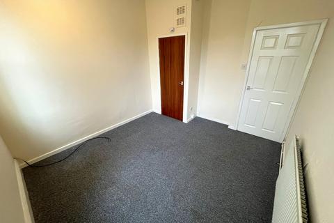 1 bedroom flat to rent, King Street, Alfreton, Derbyshire DE55