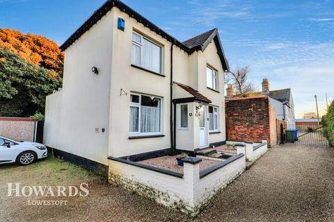 3 bedroom detached house for sale, St Margarets Road, Lowestoft