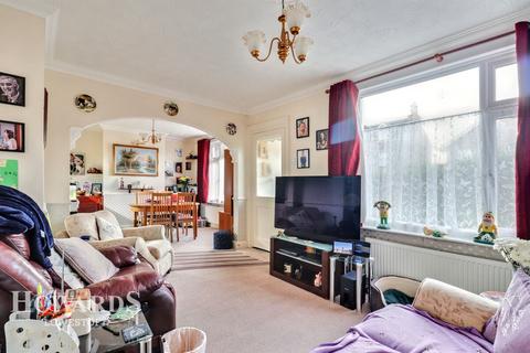 3 bedroom detached house for sale, St Margarets Road, Lowestoft