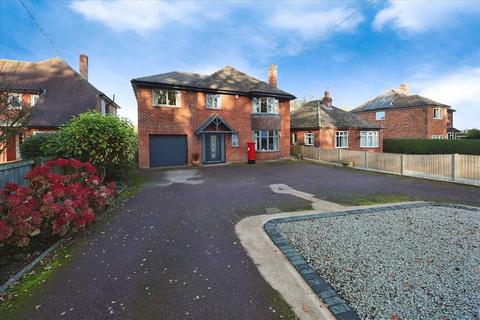 4 bedroom detached house for sale, Lincoln Road, Branston