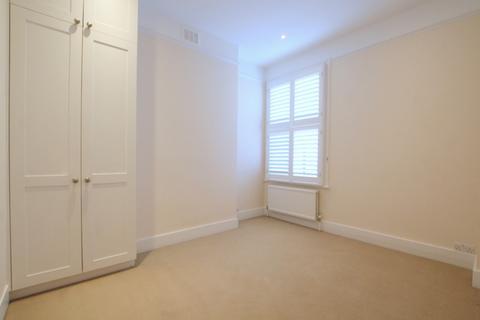 3 bedroom terraced house to rent, Walton Street, London SW3