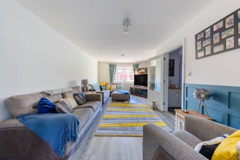 12 Ashbourne Ridge, Halesowen, B63 2BH