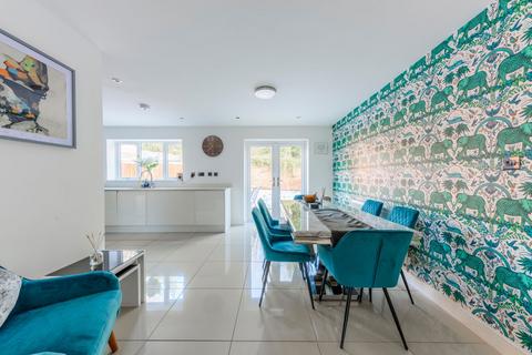 12 Ashbourne Ridge, Halesowen, B63 2BH