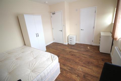 1 bedroom in a house share to rent, Ruskin Gardens, Harrow