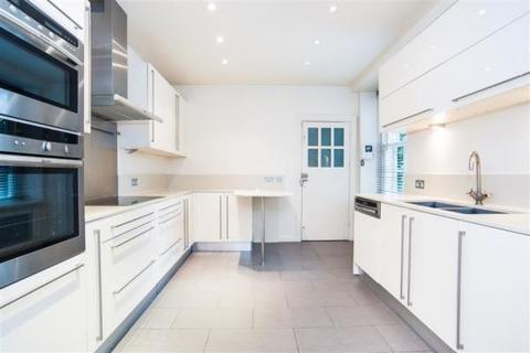 4 bedroom flat to rent, Avenue Road, St John's Wood, NW8