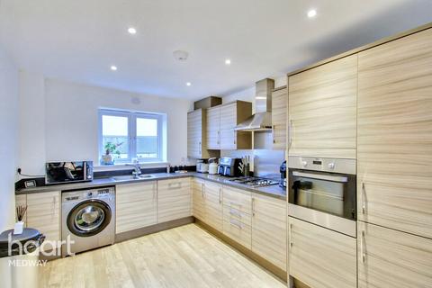 2 bedroom apartment for sale, Clayhill Gardens, Rochester