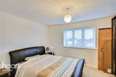 52 Clayhill Gardens, Hoo, Rochester, ME3 9FA
