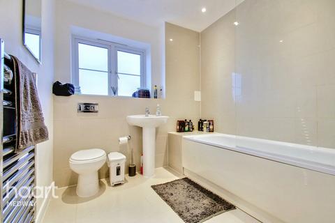 52 Clayhill Gardens, Hoo, Rochester, ME3 9FA