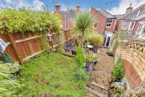 3 bedroom end of terrace house for sale, Arctic Road, Cowes, Isle of Wight