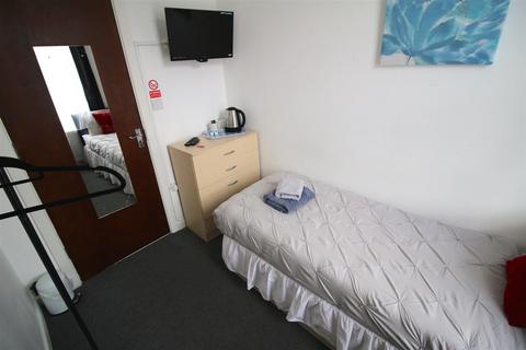 House share to rent, Lancelot Road, Wembley