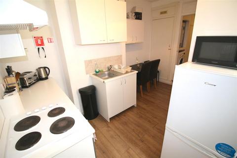 House share to rent, Lancelot Road, Wembley