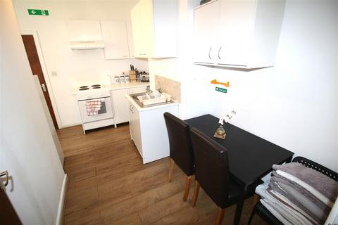 House share to rent, Lancelot Road, Wembley