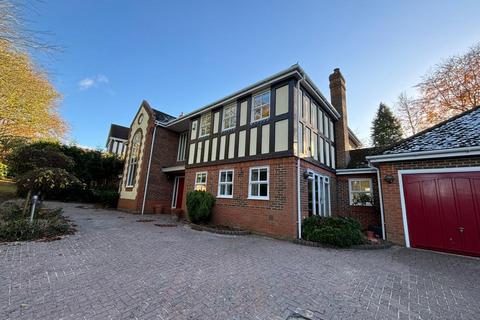 5 bedroom detached house to rent, Cumnor Hill,  Botley,  OX2