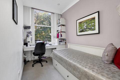 2 bedroom flat for sale, Cornwall Gardens, London, SW7