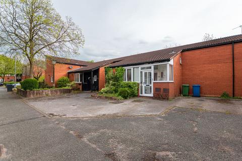 3 bedroom terraced house to rent, Wren Close, Birchwood, WA3