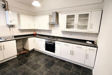 3 bedroom terraced house to rent, Wren Close, Birchwood, WA3