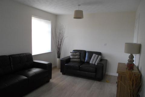 2 bedroom apartment to rent, Manordale Close, Flockton WF4