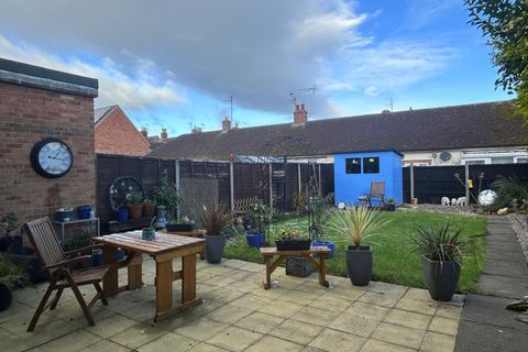 3 bedroom semi-detached house for sale, Hollams Road, Tewkesbury GL20