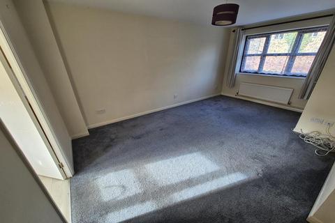 2 bedroom terraced house to rent, Weavers Close, Crewkerne, Somerset, TA18