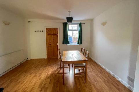 2 bedroom terraced house to rent, Chorlton Green, Manchester M21