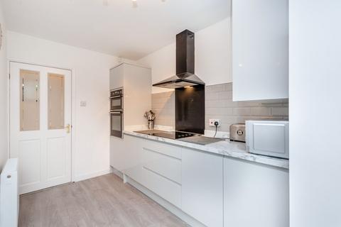 2 Booth Avenue, Ashton, Chester, CH3 8DD