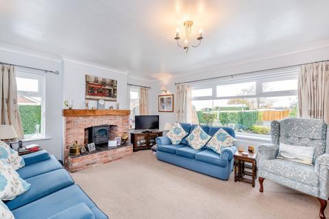 2 Booth Avenue, Ashton, Chester, CH3 8DD