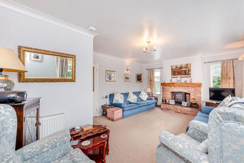 2 Booth Avenue, Ashton, Chester, CH3 8DD