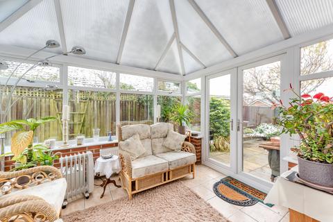 2 Booth Avenue, Ashton, Chester, CH3 8DD