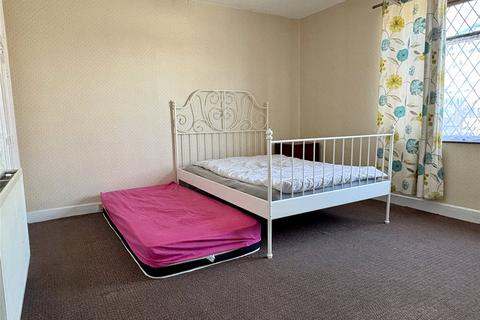 27 Sheraton Road, Oldham, OL8 1AZ