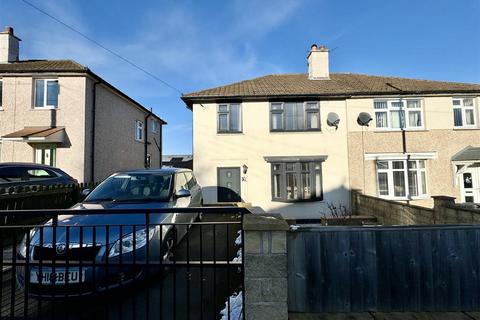 3 bedroom semi-detached house for sale, Fernside Avenue, Almondbury, Huddersfield, HD5 8PH