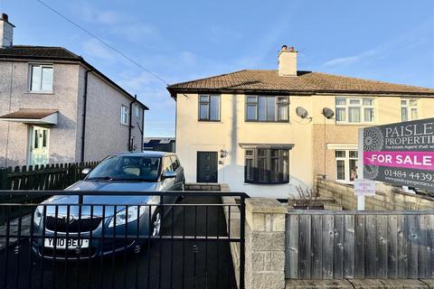 3 bedroom semi-detached house for sale, Fernside Avenue, Almondbury, Huddersfield, HD5 8PH