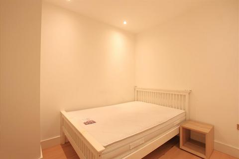 Studio to rent, Staines Road, Hounslow TW3