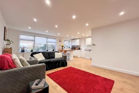 2 bedroom apartment for sale, The Rutts, Bushey Heath