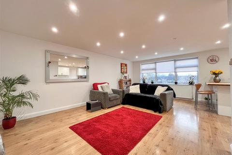 2 bedroom apartment for sale, The Rutts, Bushey Heath