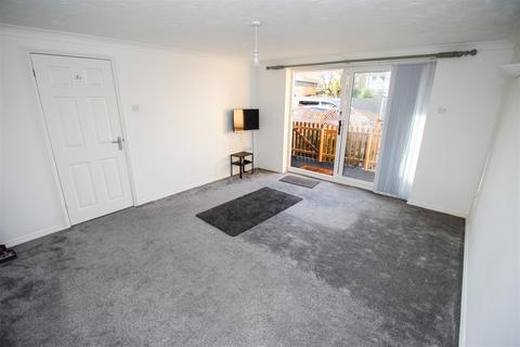 2 bedroom flat for sale, Leighville Grove, Leigh-On-Sea